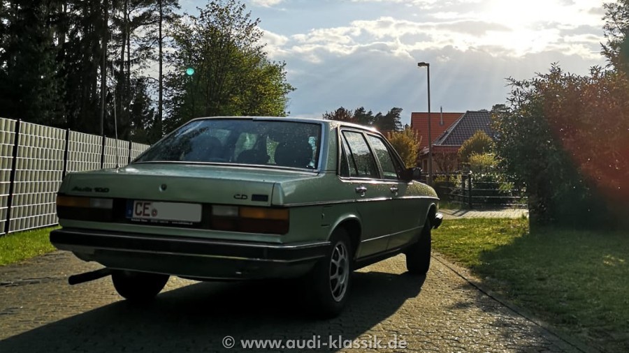 Audi100CD5S_01